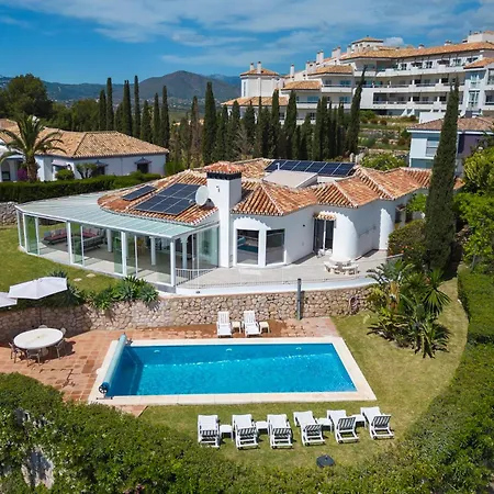 Villa Vista Golf - Optional Heated Pool & Jacuzzi Mijas