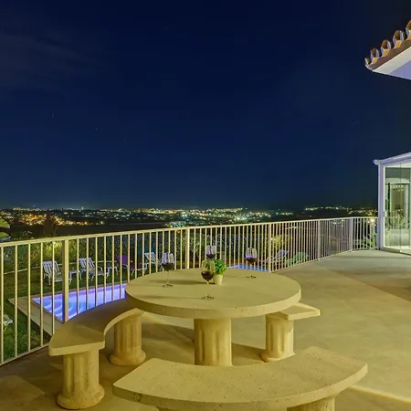 Villa Vista Golf - Optional Heated Pool & Jacuzzi *