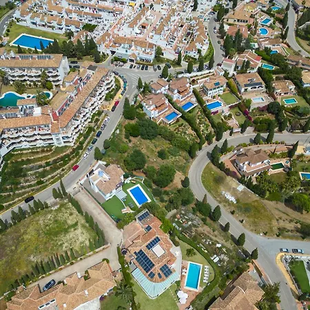 Villa Vista Golf - Optional Heated Pool & Jacuzzi Mijas